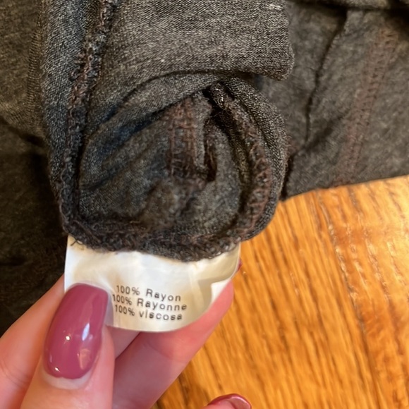 Jessica Simpson Woman’s Grey T-Shirt With Side Slits Size S - Picture 5 of 5